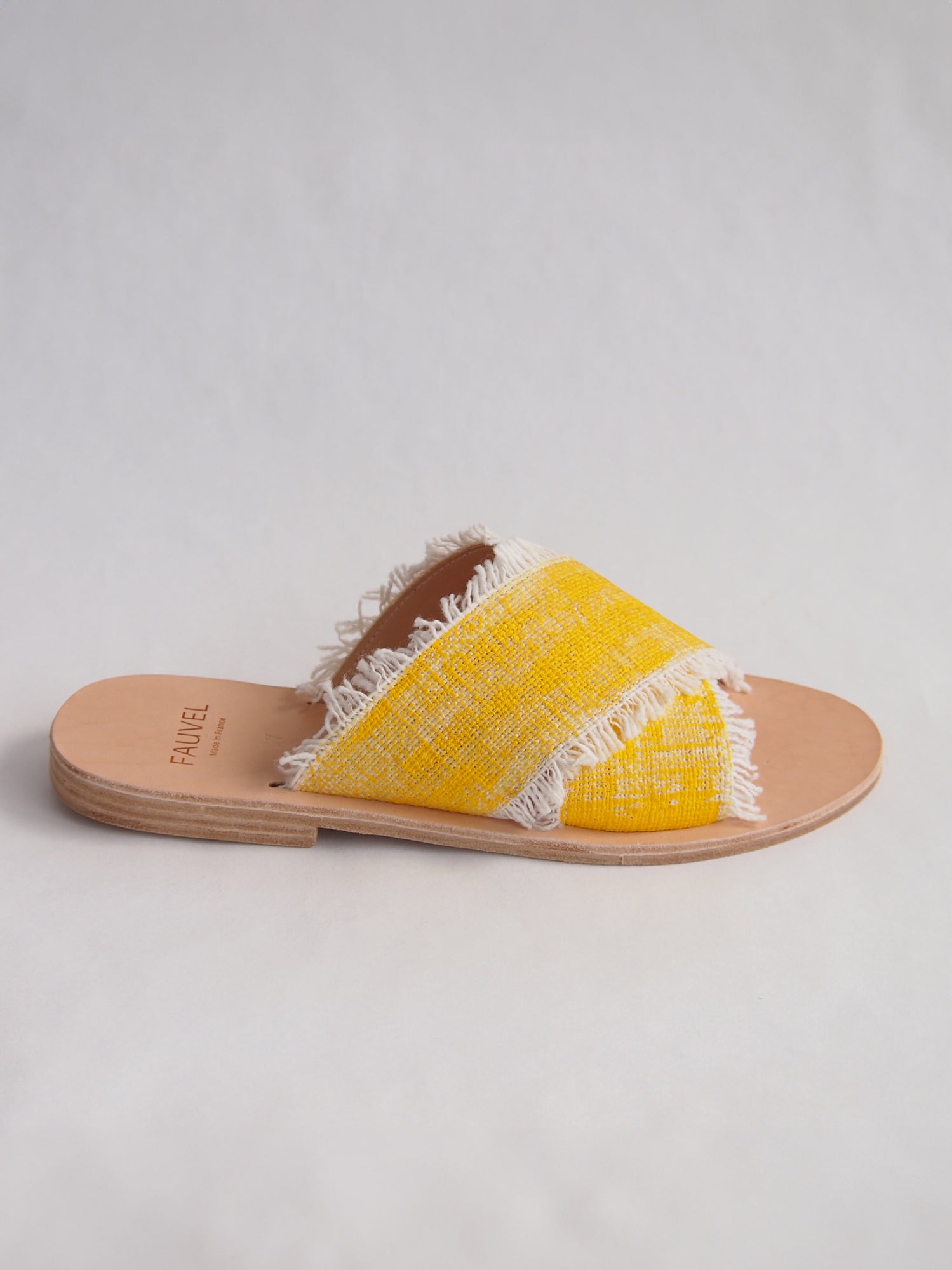 BRUSH YELLOW SANDAL