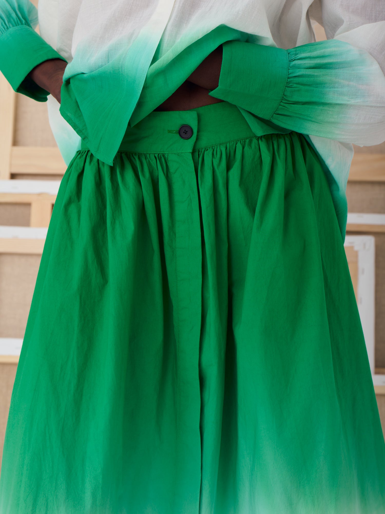 MONA DIP DYE SKIRT GREEN - Image 4